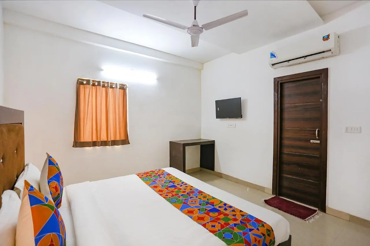 Hotel Fabhotel The Prasiddh Agra